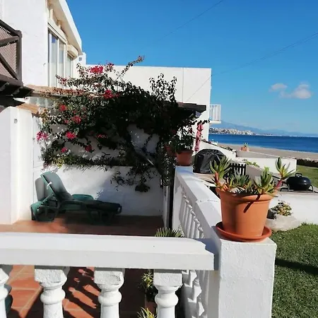 House On Beachfront, Σπίτι διακοπών