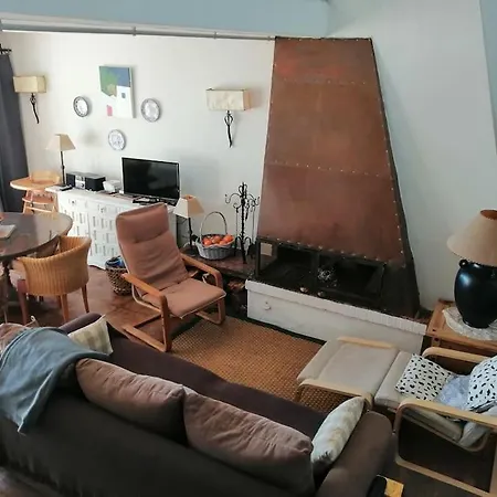 House On Beachfront, 펜션 에스테포나