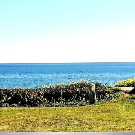 House On Beachfront, 에스테포나